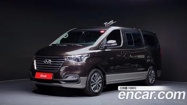 Hyundai Starex 2019 — photo 1