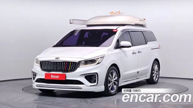 Kia Canival 2019 — photo 1
