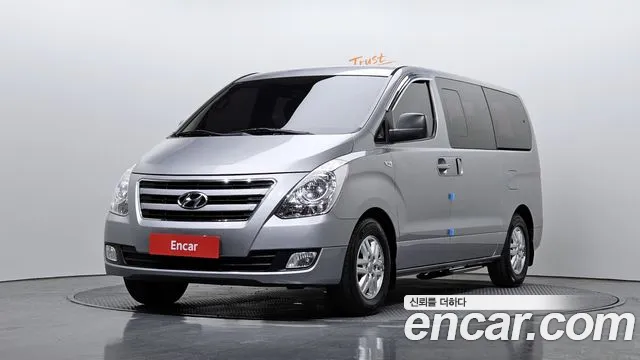 Hyundai Starex 2017 — photo 1