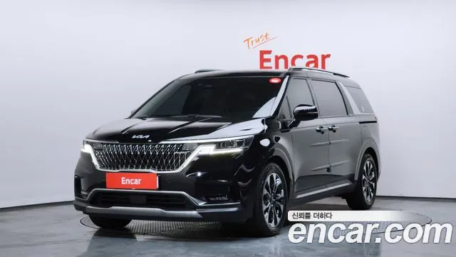 Kia Canival 2023 — photo 1