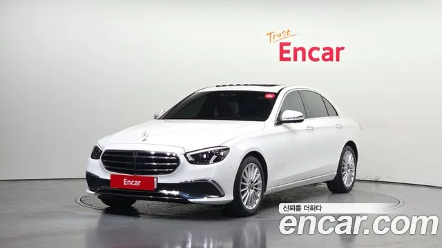Mercedes-Benz E-Class 2023 — photo 1