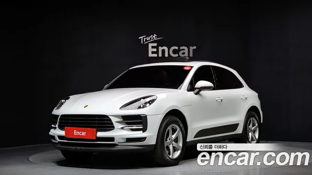Porsche Macan 2021 — photo 1