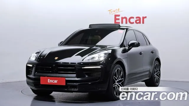 Porsche Macan 2023 — photo 1