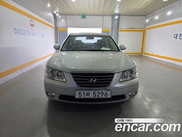 Hyundai Sonata 2010 — photo 1