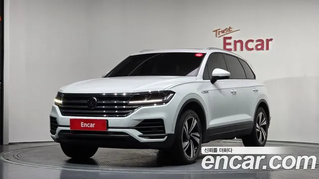 Volkswagen Touareg 2021 — photo 1