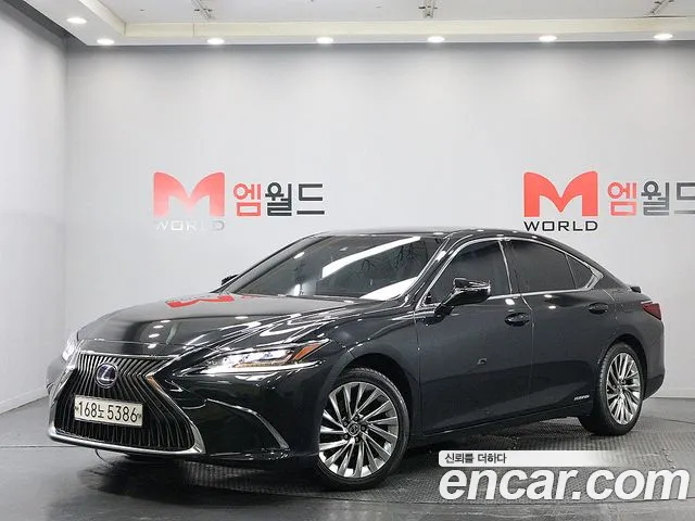 Lexus ES 2021 — photo 1