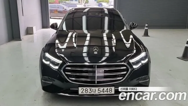 Mercedes-Benz E-Class 2024 — photo 1