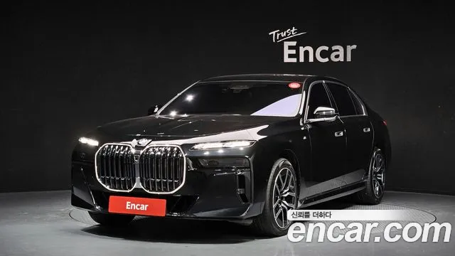 BMW 7-Series 2024 — photo 1