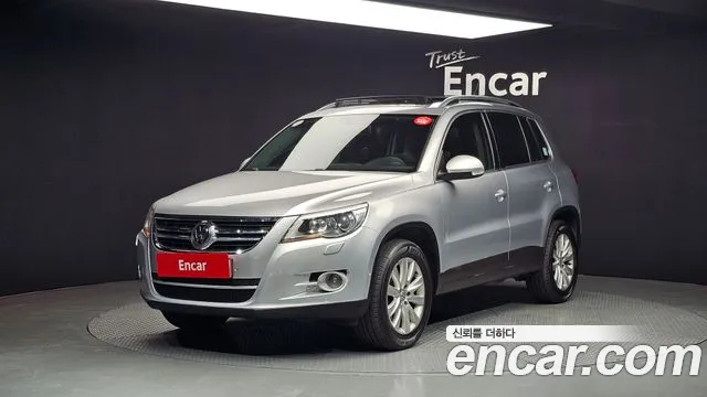 Volkswagen Tiguan 2009 — photo 1