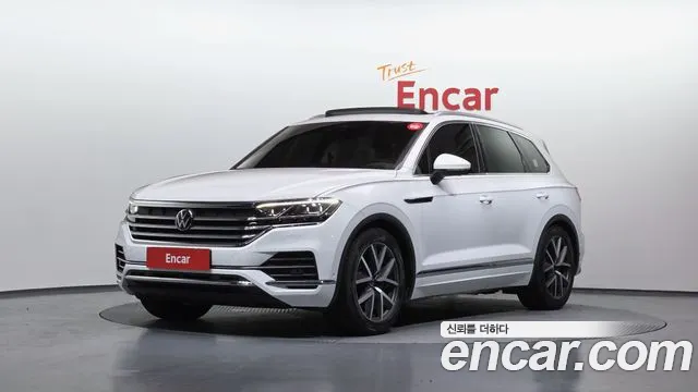 Volkswagen Touareg 2023 — photo 1
