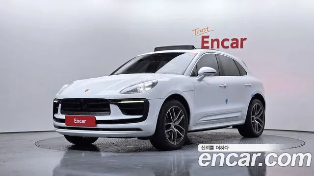 Porsche Macan 2022 — photo 1