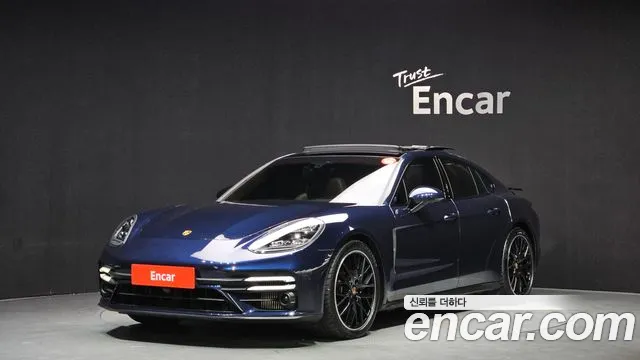 Porsche Panamera 2023 — photo 1