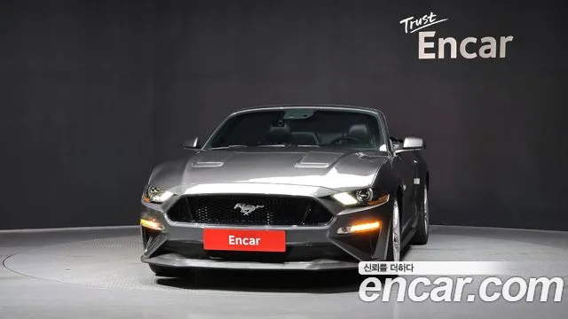 Ford Mustang 2020 — photo 1