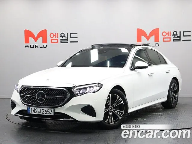 Mercedes-Benz E-Class 2025 — photo 1
