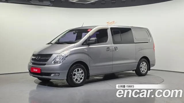 Hyundai Starex 2012 — photo 1