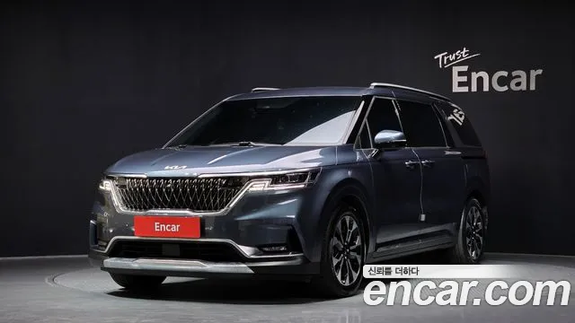 Kia Canival 2021 — photo 1