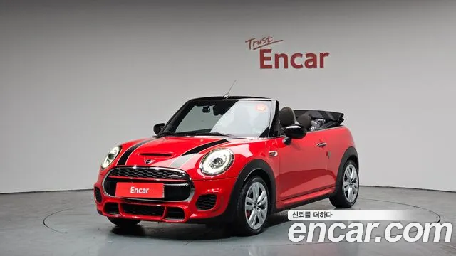 Mini Cooper Convertible 2020 — photo 1