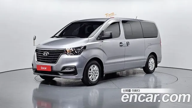 Hyundai Starex 2021 — photo 1
