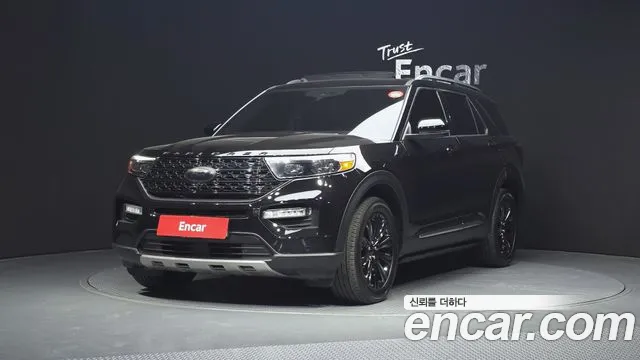 Ford Explorer 2022 — photo 1