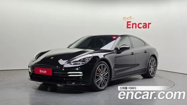 Porsche Panamera 2023 — photo 1