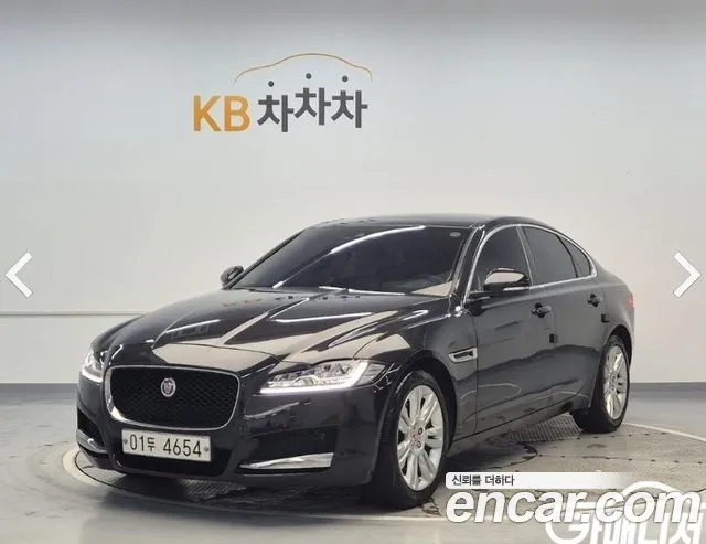 Jaguar XF 2017 — photo 1