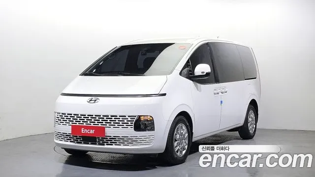 Hyundai Staria 2022 — photo 1