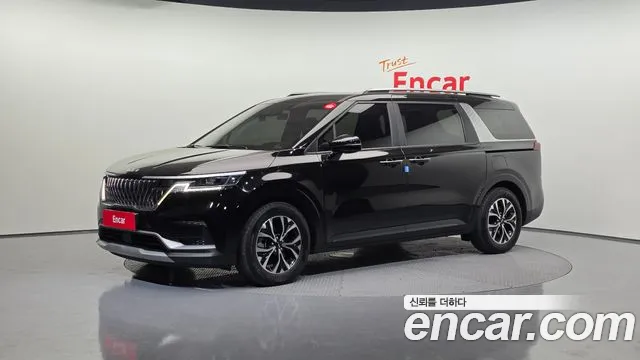 Kia Canival 2023 — photo 1