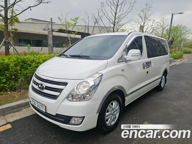 Hyundai Starex 2017 — photo 1