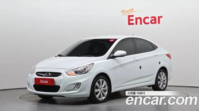 Hyundai Accent 2012 — photo 1