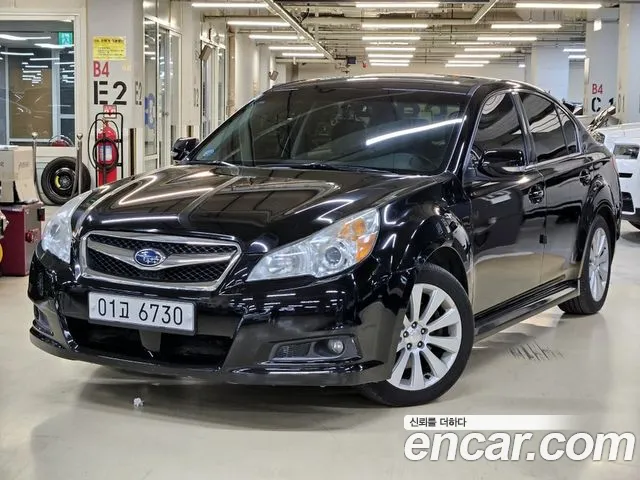 Subaru Legacy 2010 — photo 1