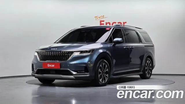 Kia Canival 2023 — photo 1