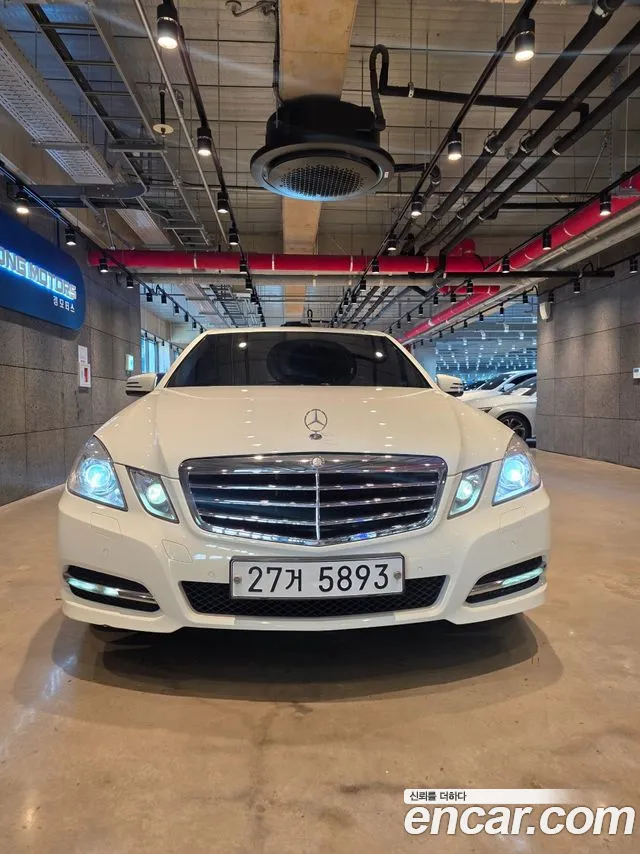Mercedes-Benz E-Class 2011 — photo 1