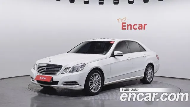 Mercedes-Benz E-Class 2011 — photo 1