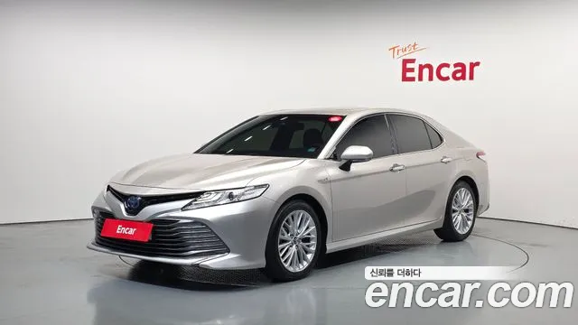 Toyota Camry 2018 — photo 1