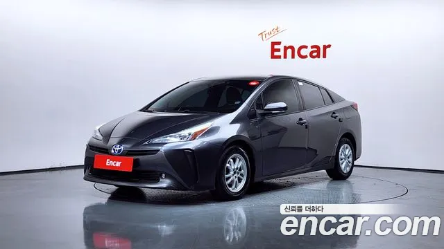 Toyota Prius 2019 — photo 1