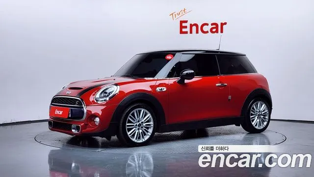 Mini Cooper 2015 — photo 1