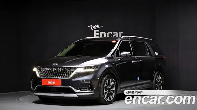 Kia Canival 2021 — photo 1