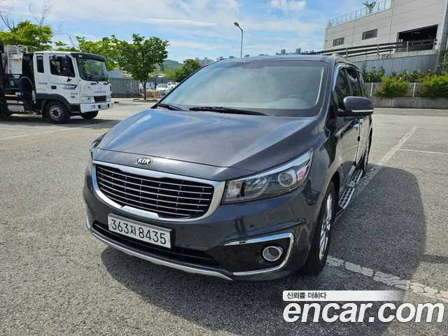 Kia Canival 2016 — photo 1