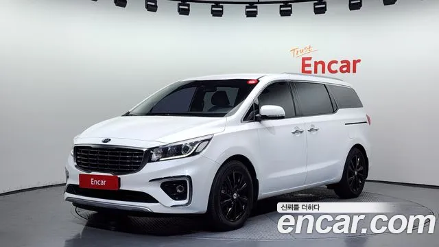 Kia Canival 2019 — photo 1