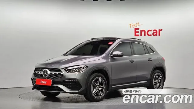 Mercedes-Benz GLA-Class 2023 — photo 1