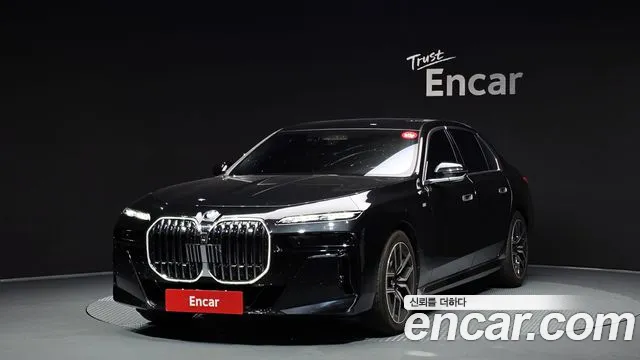 BMW 7-Series 2024 — photo 1