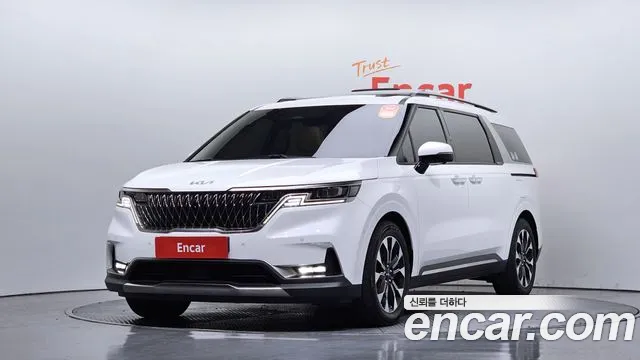 Kia Canival 2023 — photo 1