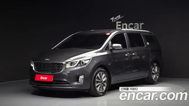 Kia Canival 2015 — photo 1