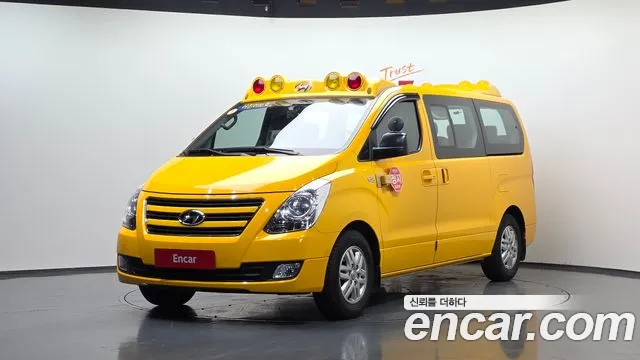 Hyundai Starex 2018 — photo 1