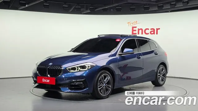 BMW 1-Series 2023 — photo 1