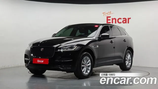 Jaguar F-PACE 2018 — photo 1