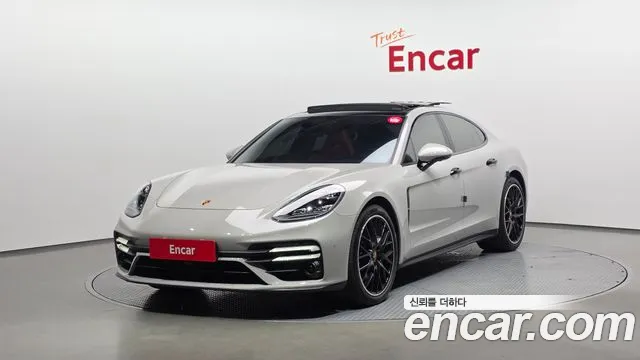 Porsche Panamera 2023 — photo 1