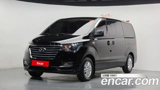 Hyundai Starex 2019 — photo 1