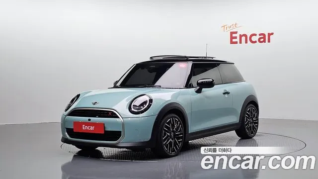 Mini Cooper 2025 — photo 1