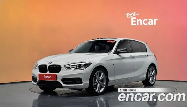 BMW 1-Series 2019 — photo 1